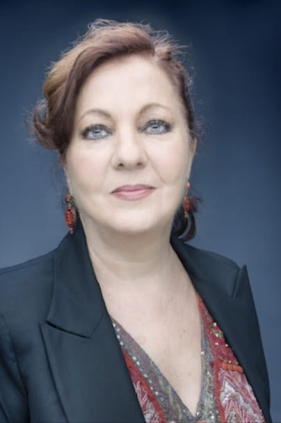 بازیگر Carmen Linares  