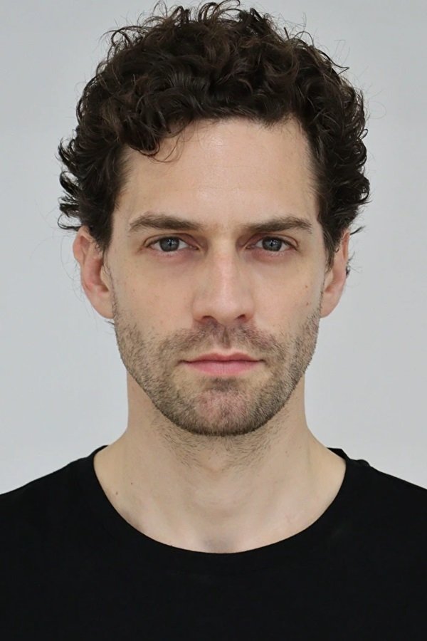 بازیگر Julien Balestier  