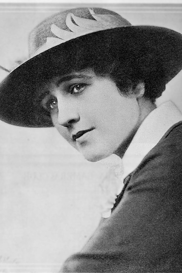 بازیگر Gladys Hanson  