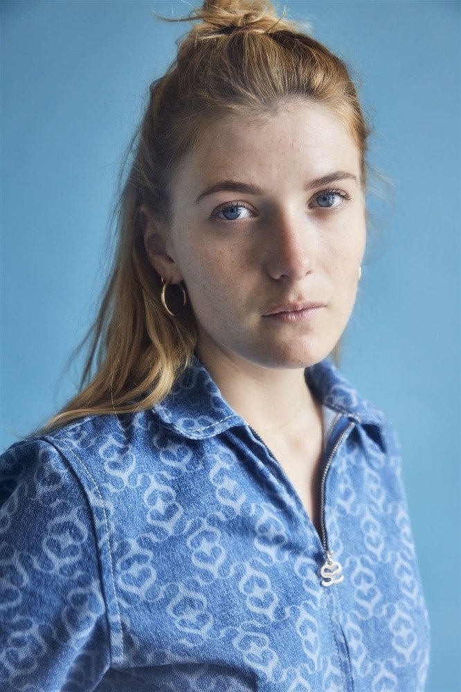 بازیگر Adèle Sierra  