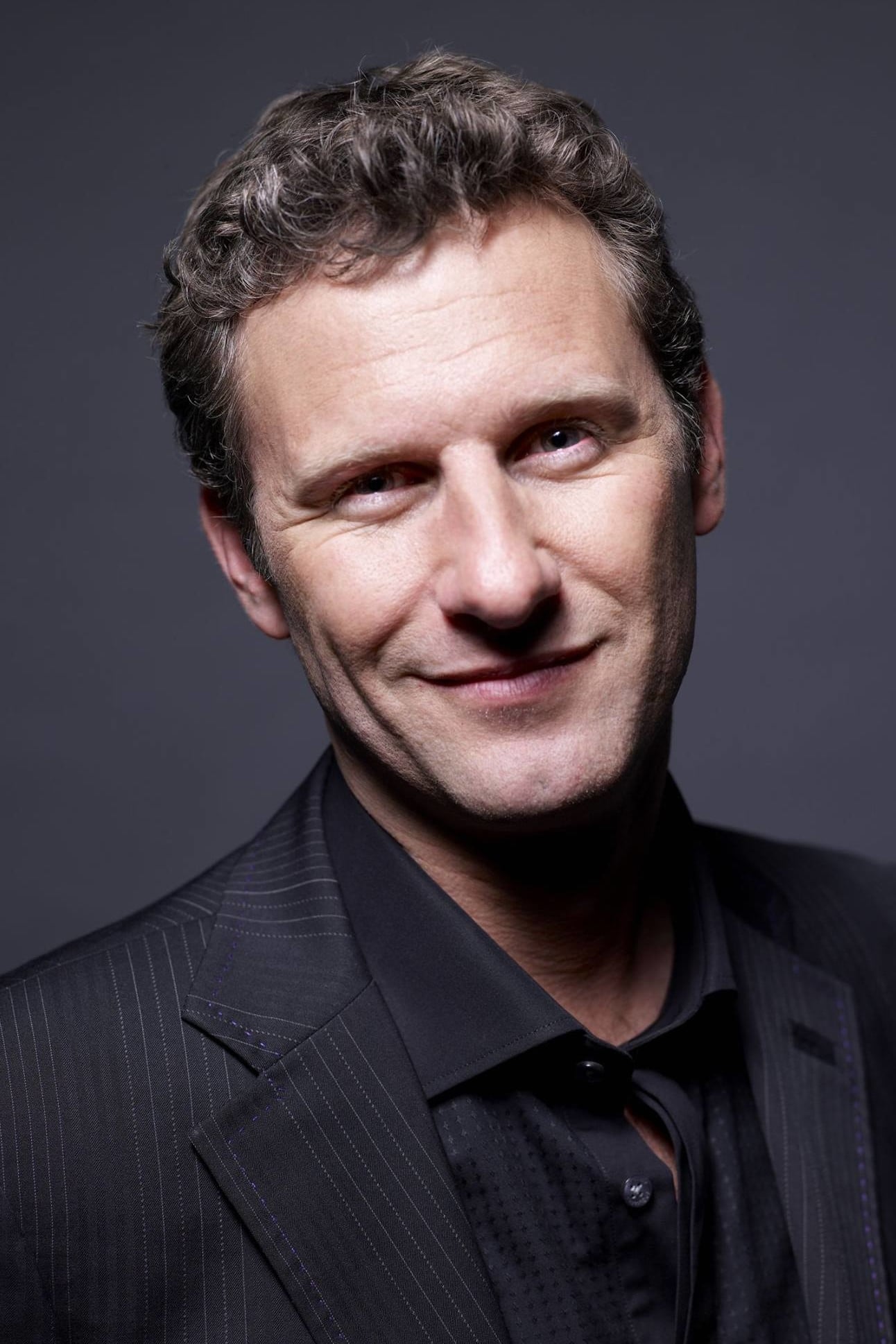 بازیگر Adam Hills  