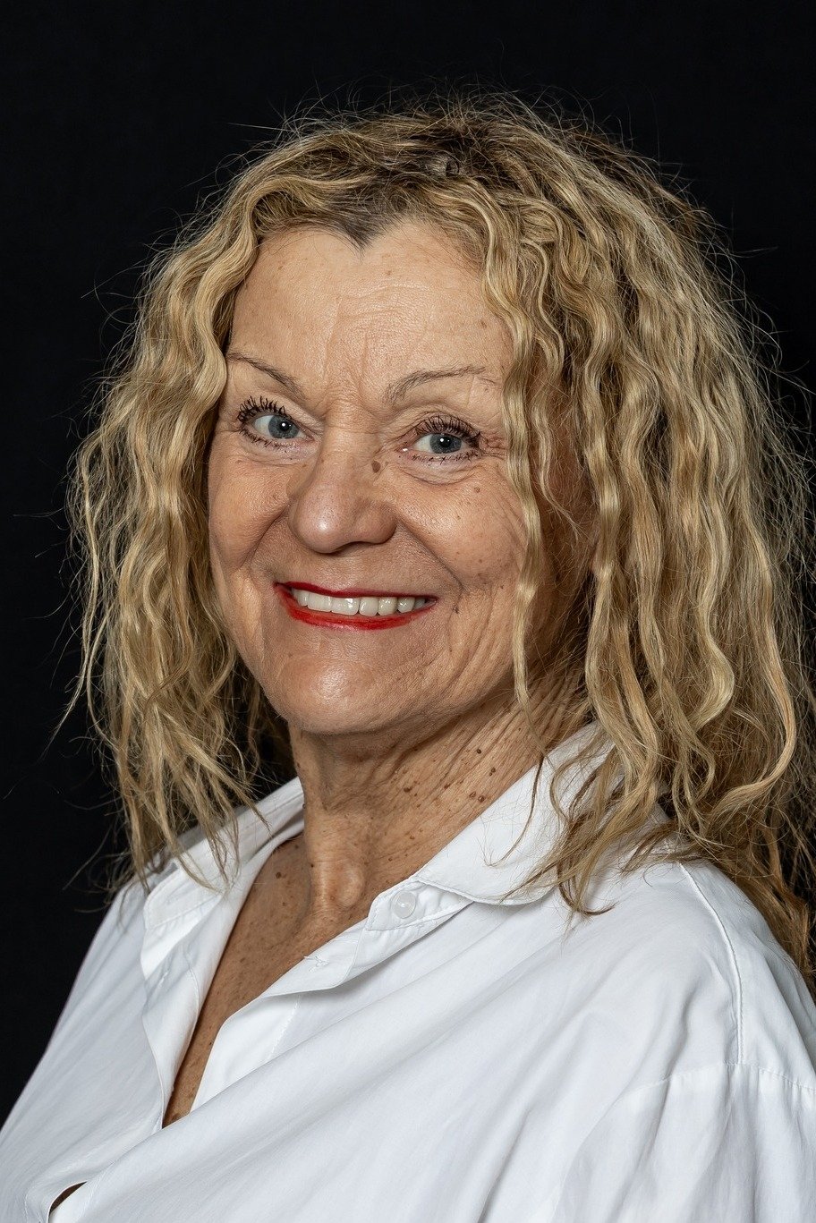 بازیگر Anne Veesaar  