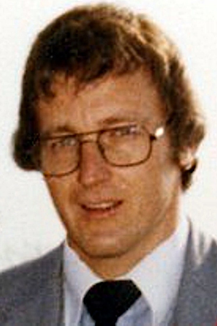 بازیگر Ken Barrie  