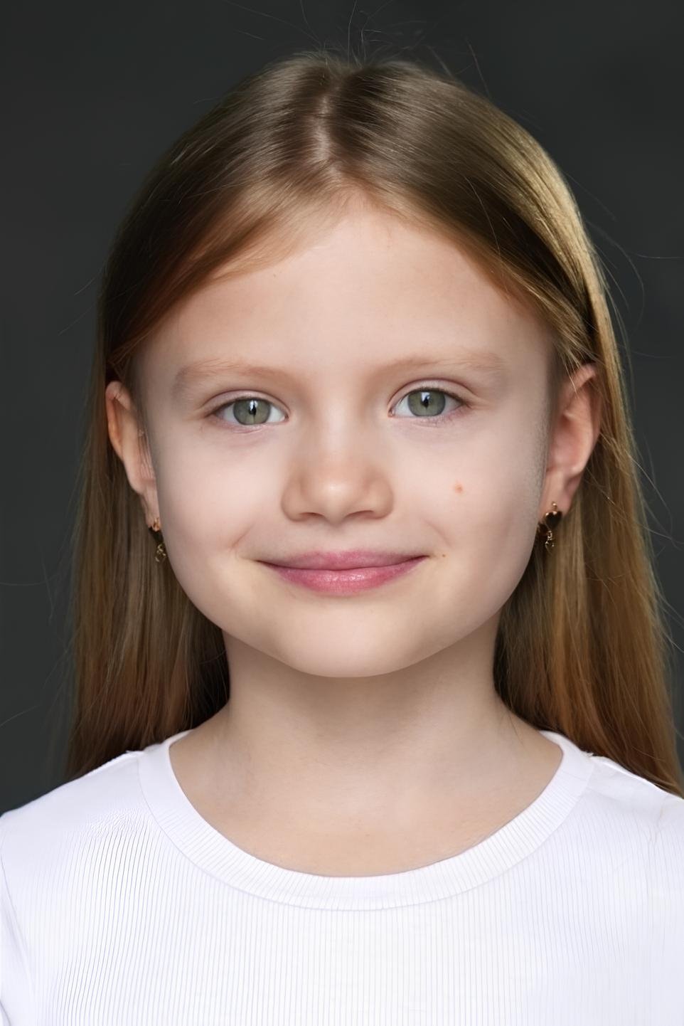 بازیگر Арина Трегуб  