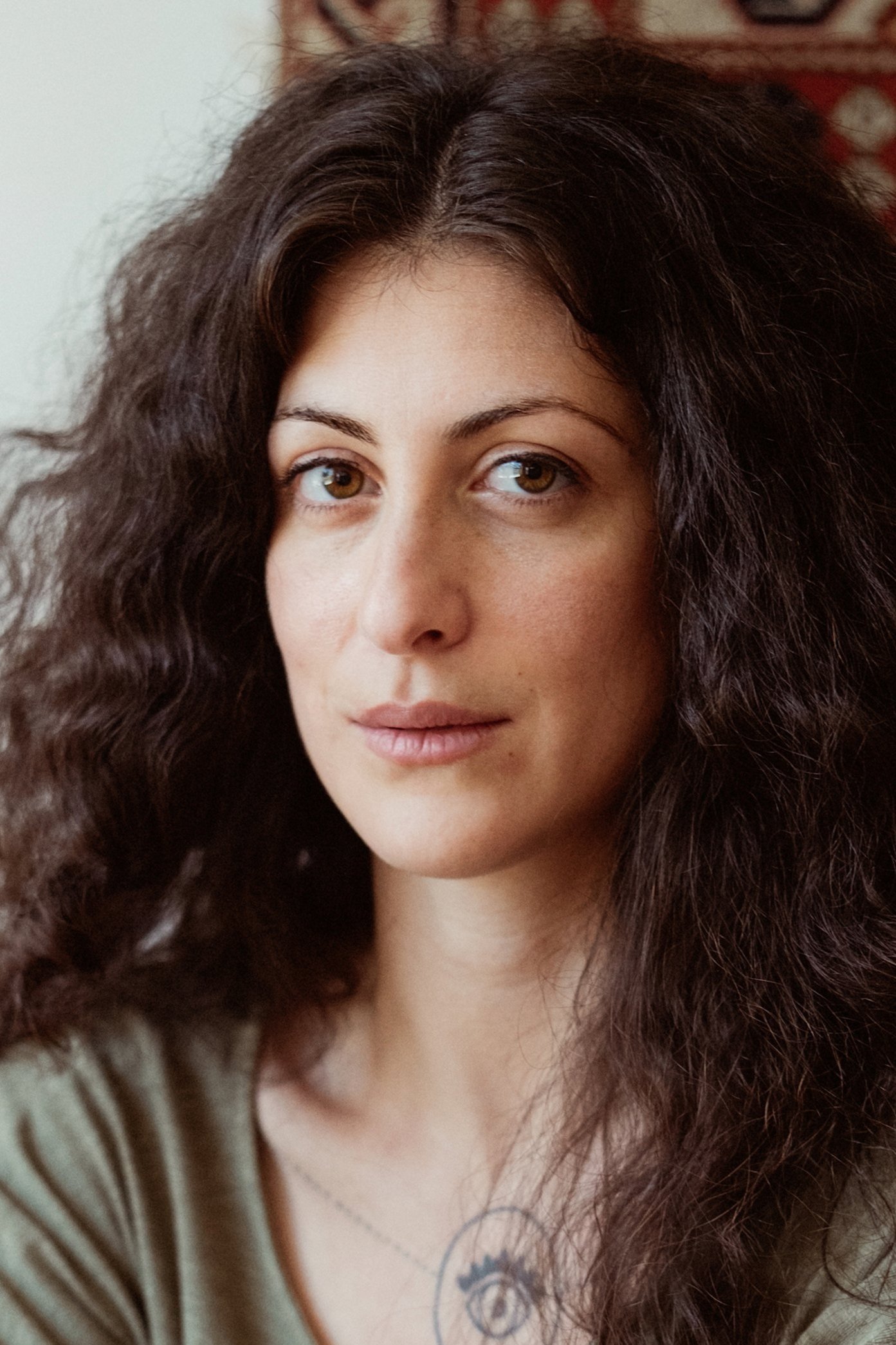 بازیگر Kamee Abrahamian  