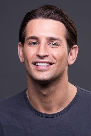 بازیگر Ollie Locke  