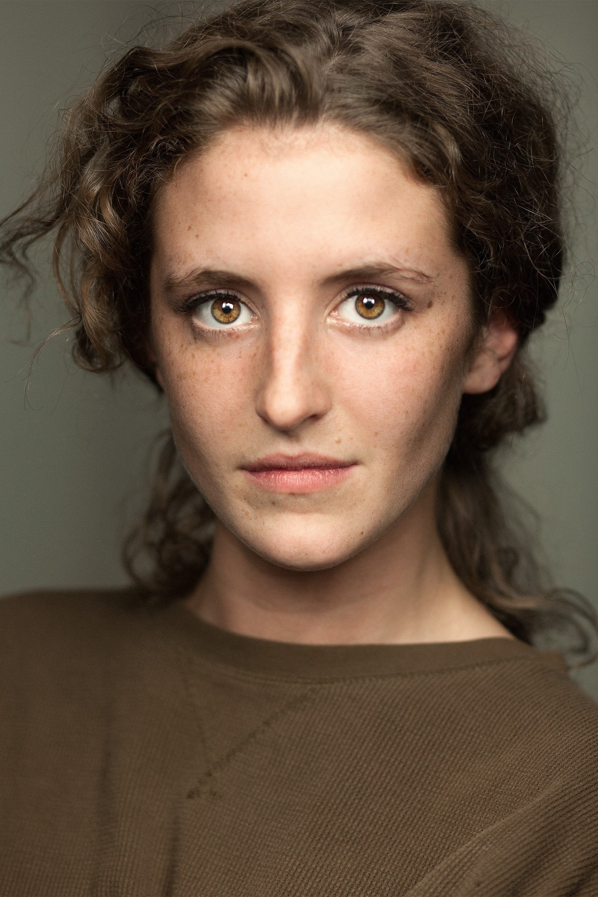 بازیگر Louisa Harland  