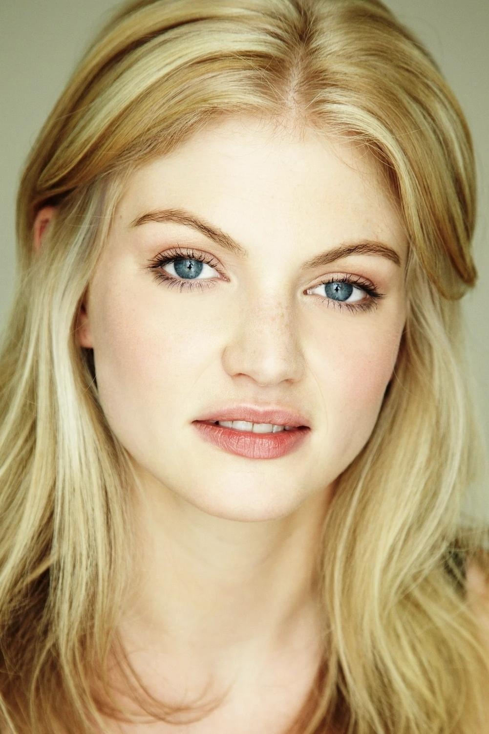 بازیگر Cariba Heine  