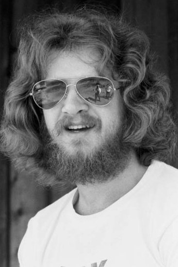بازیگر Lee Loughnane  