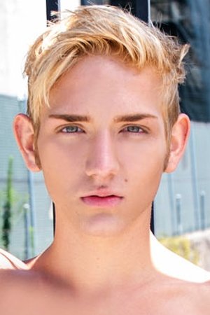 بازیگر Dylan Hall  