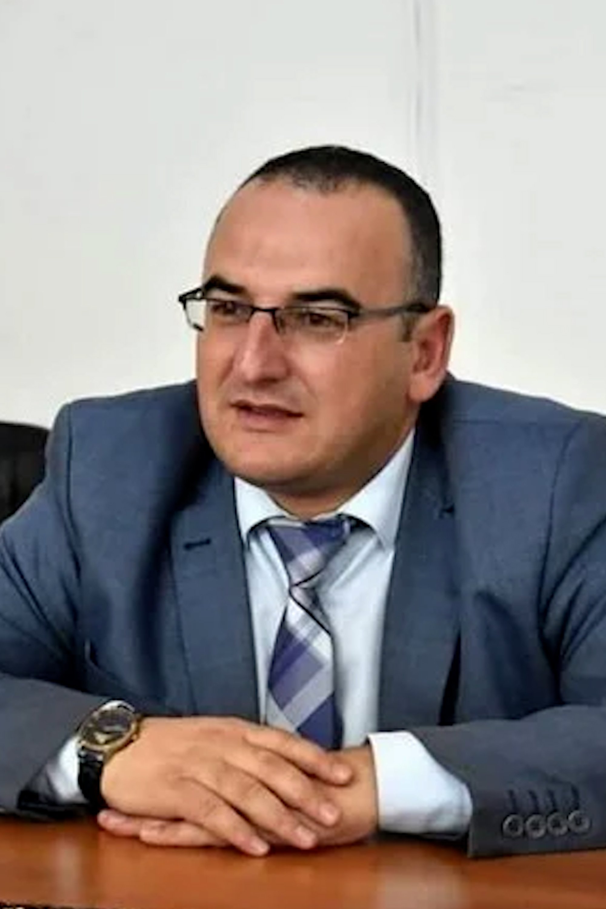 بازیگر Lernik Hovhannisyan  