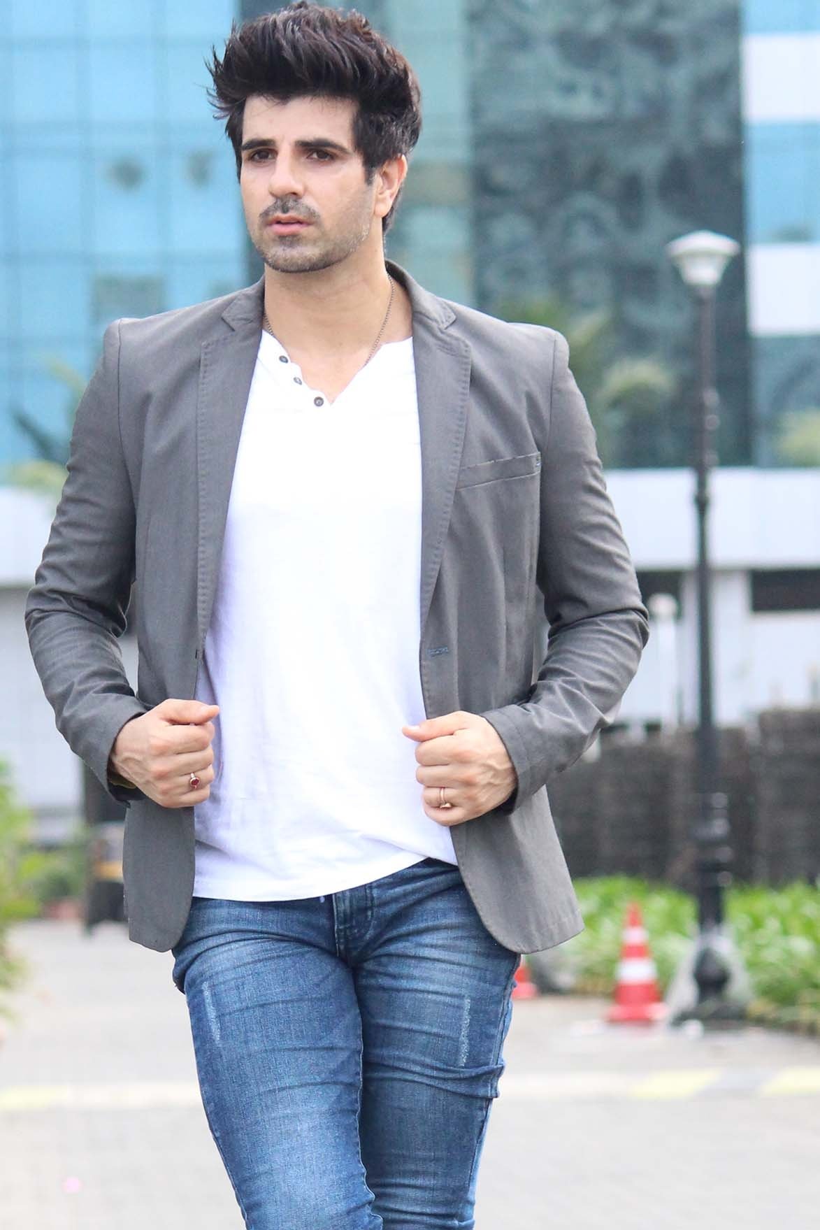 بازیگر SHAHNAWAZ BAQAL(RUFY KHAN)  