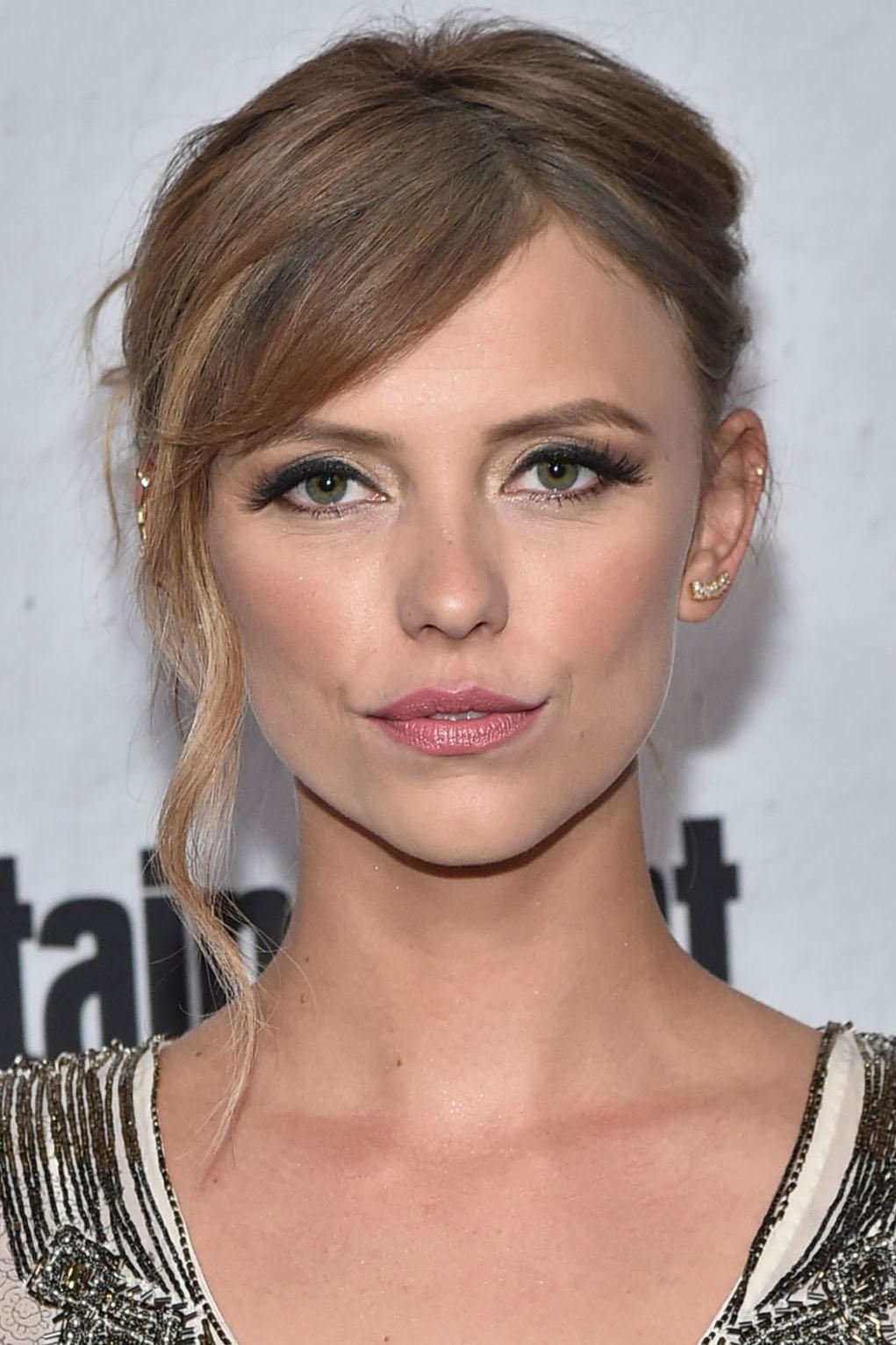 بازیگر Riley Voelkel  