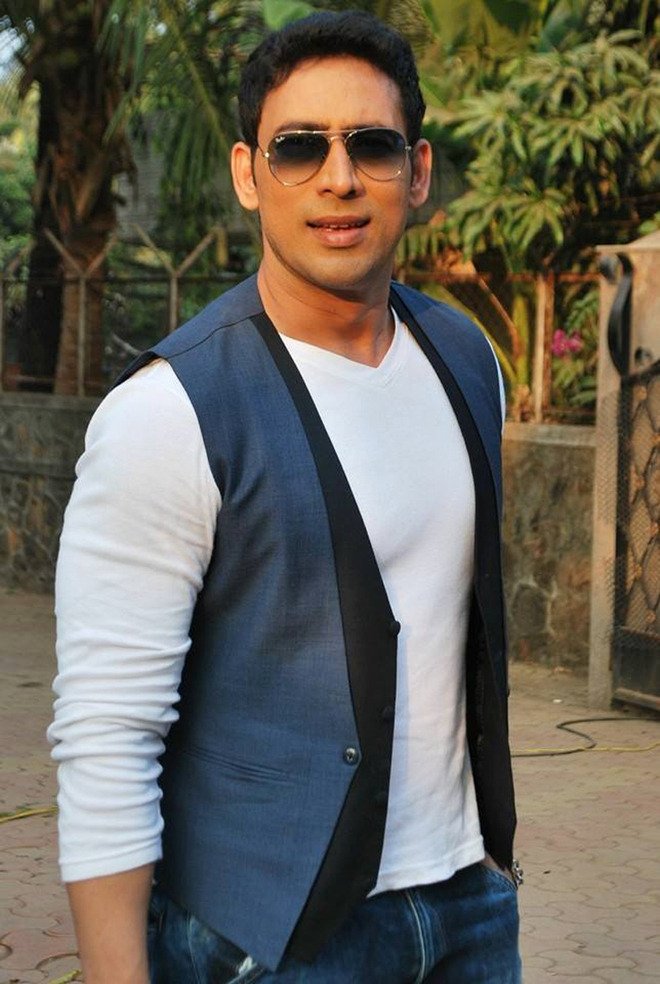 بازیگر Hrishikesh Pandey  