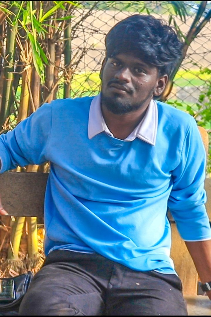 بازیگر Ezhil  