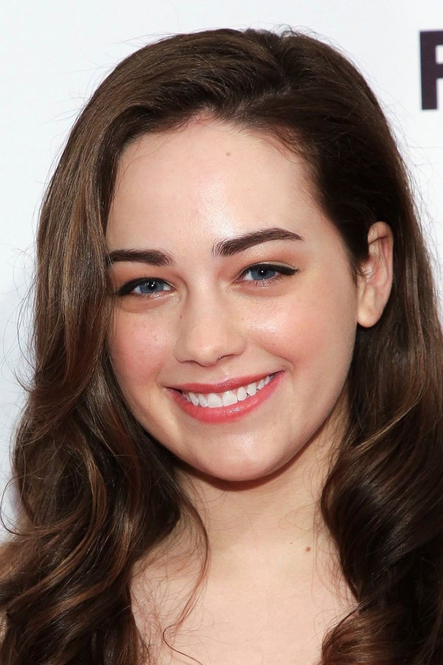 بازیگر Mary Mouser  