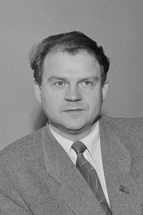 بازیگر Tikhon Khrennikov  