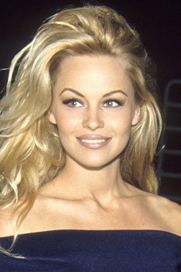 بازیگر Pamela Anderson  