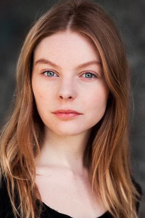 بازیگر Nell Hudson  