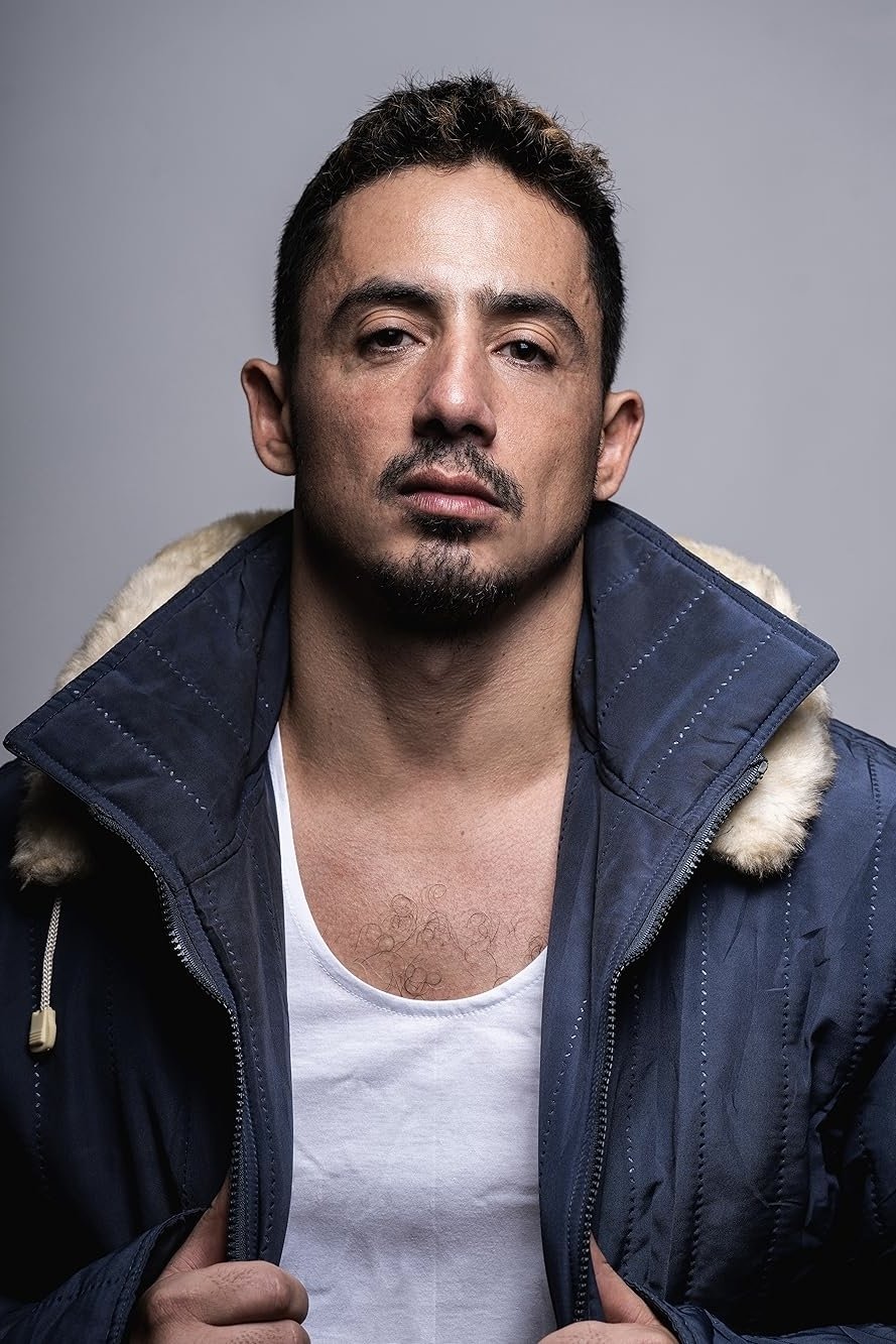بازیگر Dean Alexandrou  