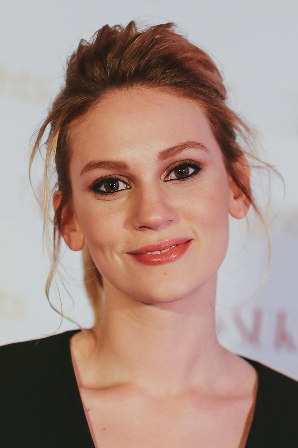 بازیگر Farah Zeynep Abdullah  