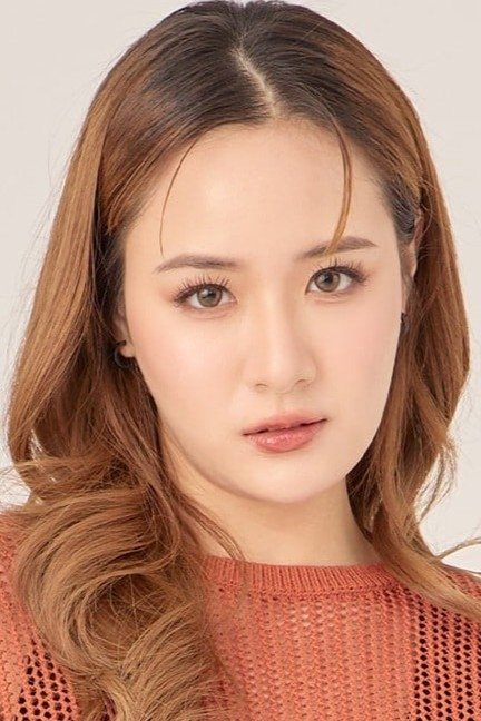 بازیگر ภัชธร ธนวัฒน์  