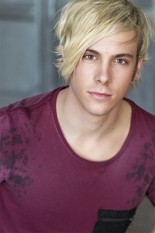 بازیگر Riker Lynch  