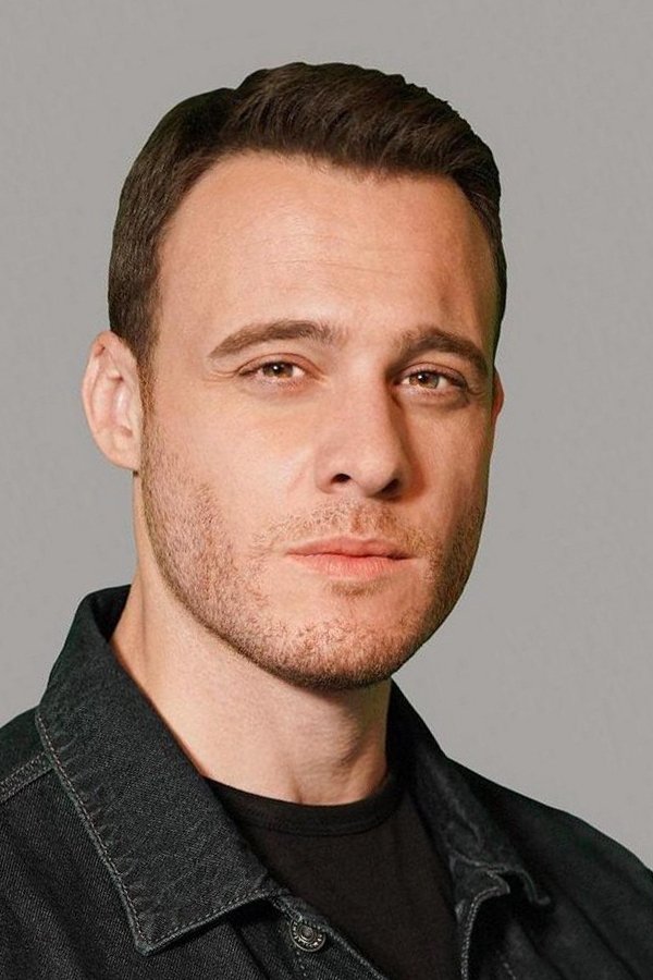 بازیگر Kerem Bürsin  