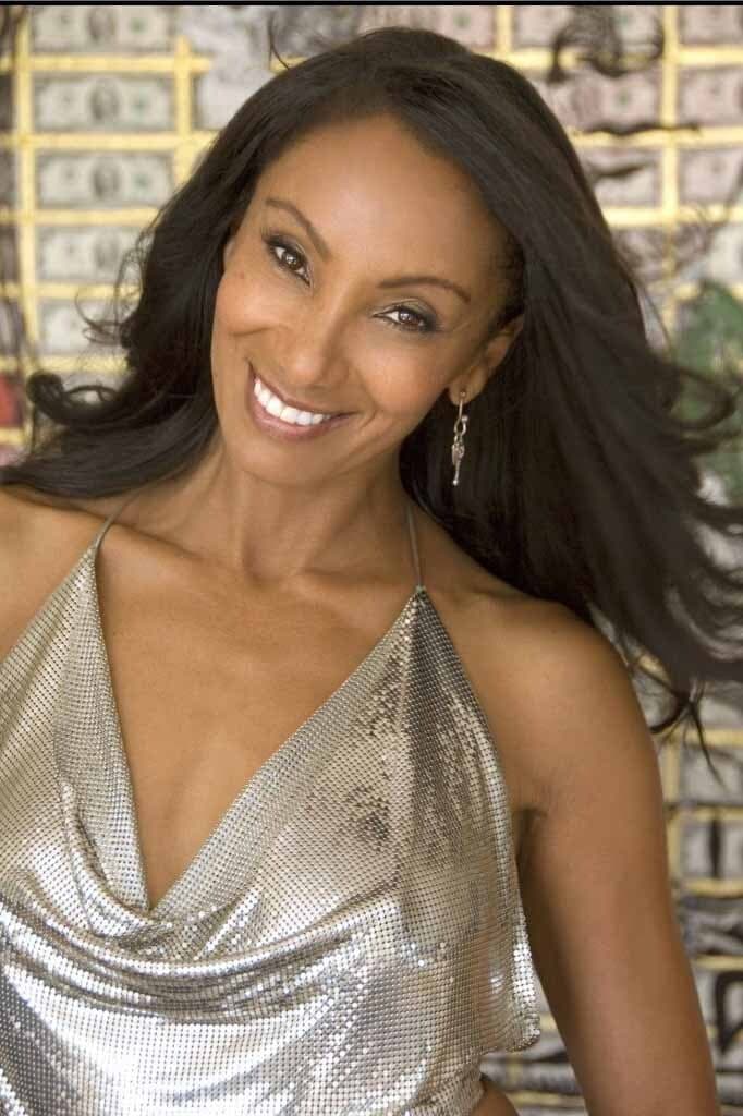 بازیگر Downtown Julie Brown  