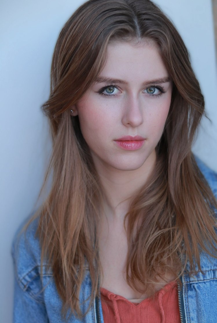 بازیگر Claire Schulze  