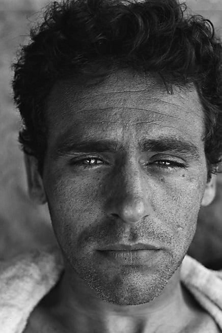 بازیگر James Agee  