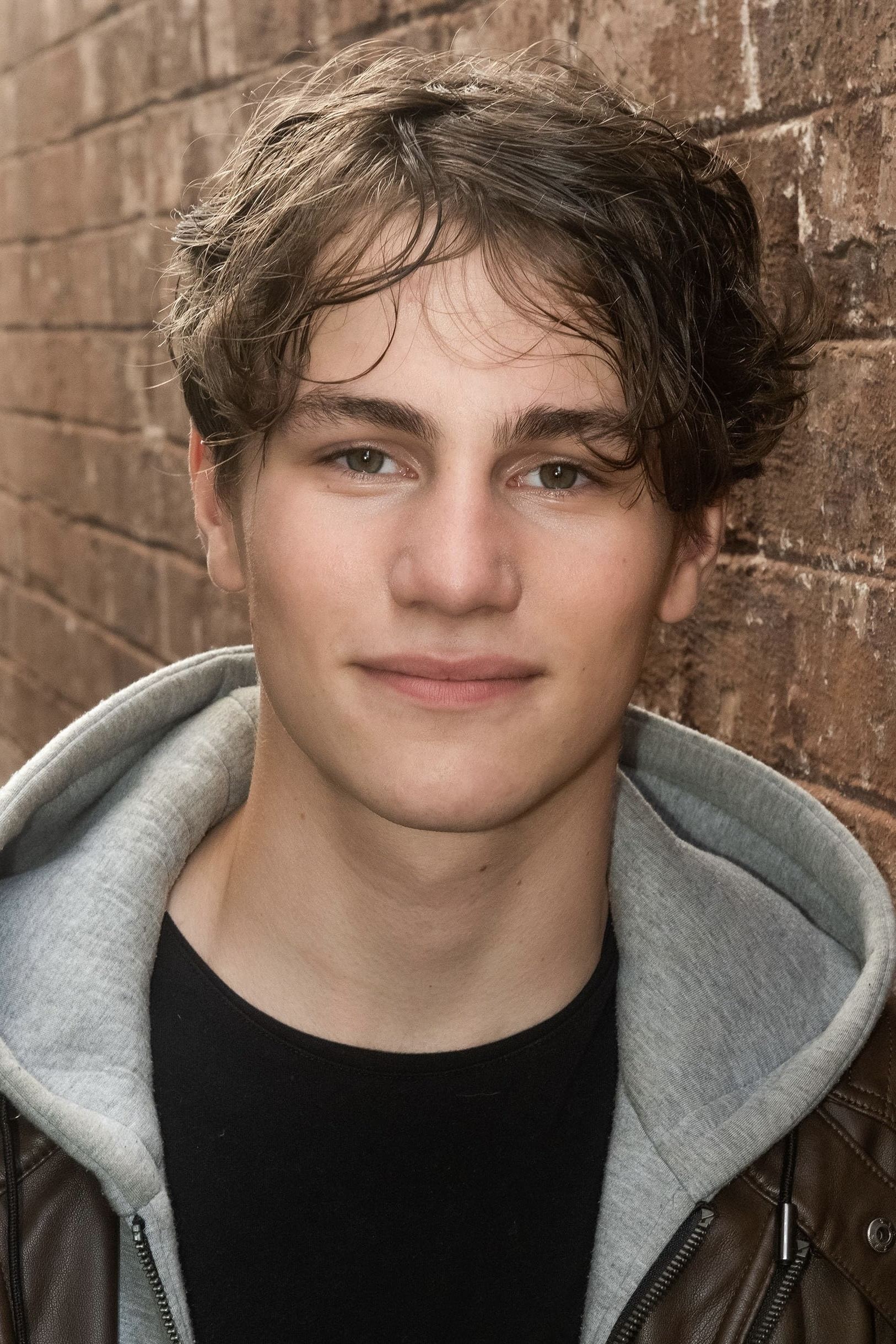 بازیگر Finnian James  