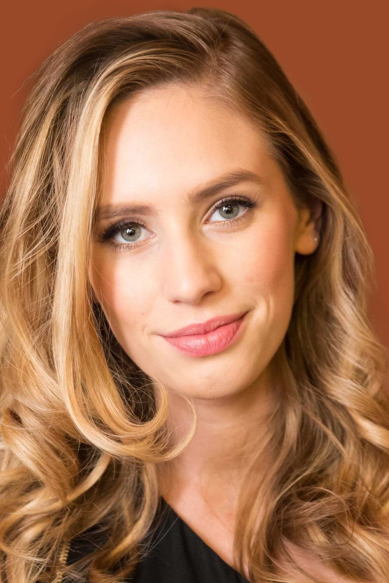 بازیگر Dylan Penn  