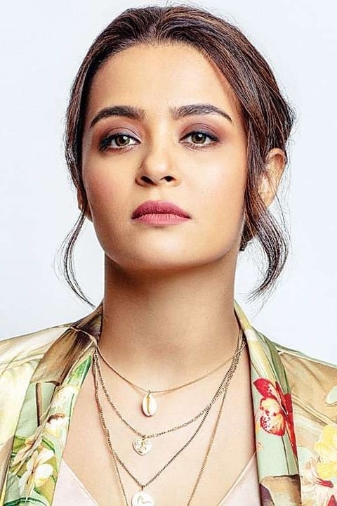 بازیگر Surveen Chawla  