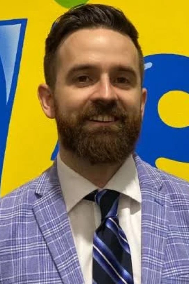 بازیگر Luke Field  