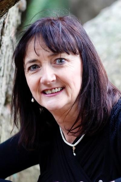 بازیگر Bairbre Ní Chaoimh  