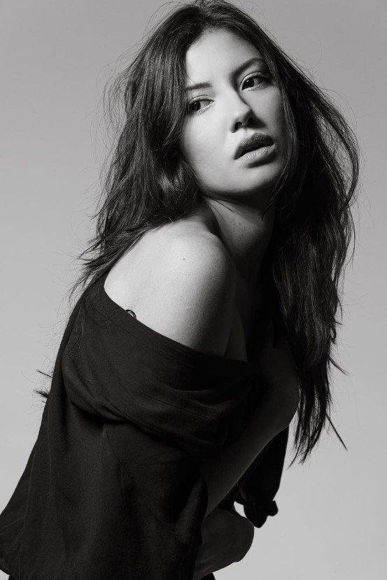 بازیگر Angela Elliston  