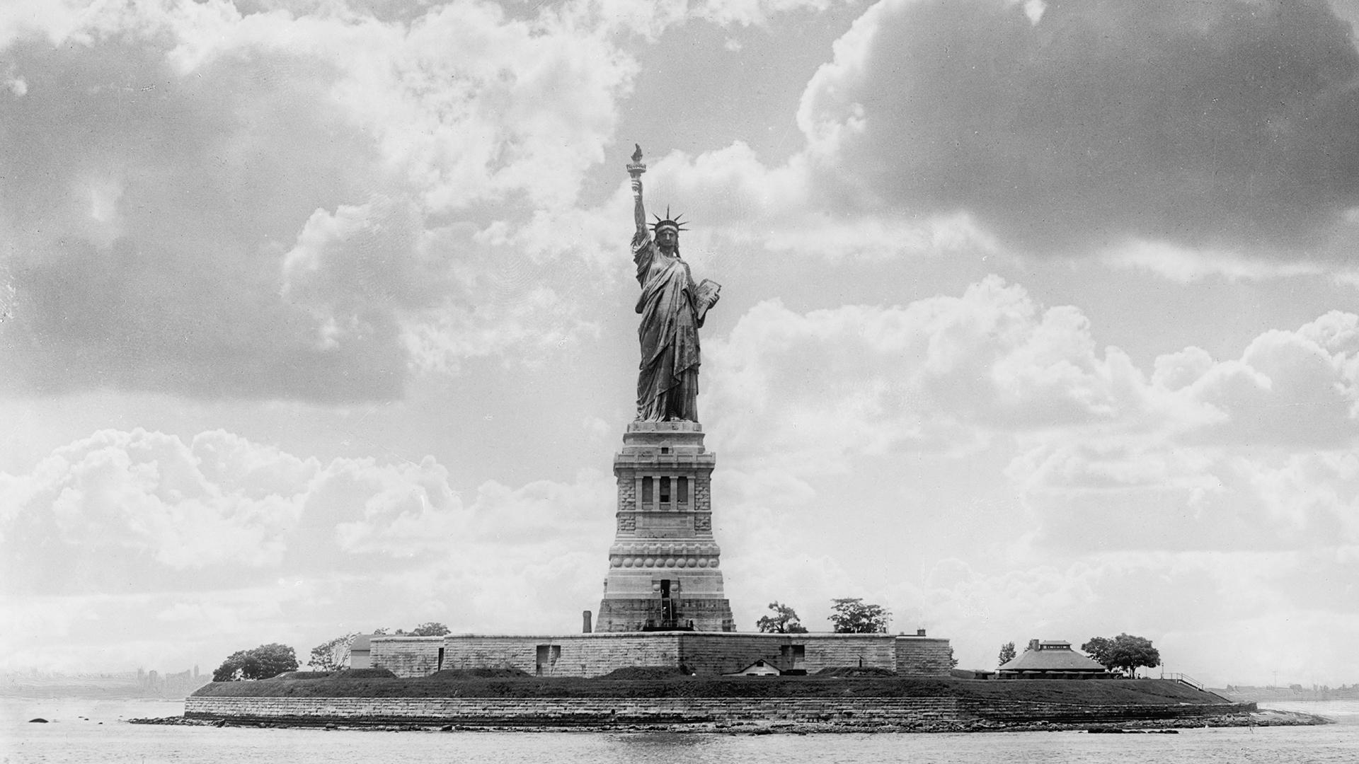 The Statue of Liberty|The Statue of Liberty