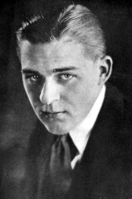بازیگر Arnold Gray  
