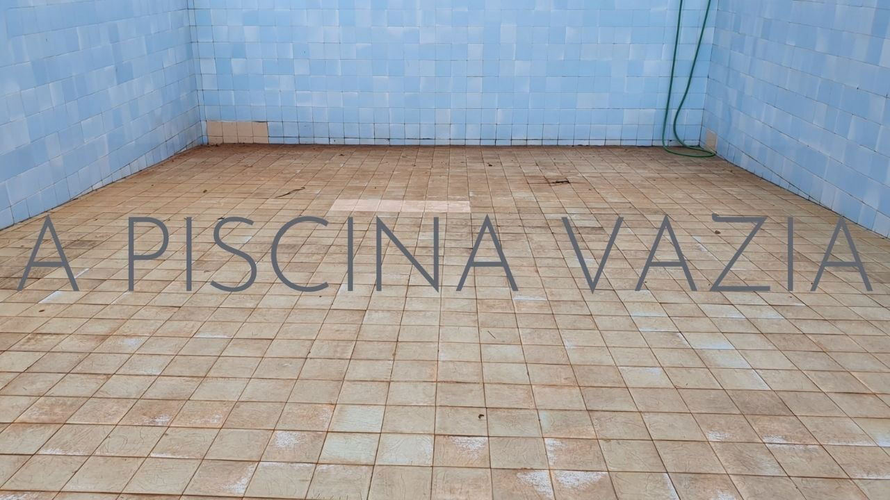 A piscina vazia|A piscina vazia
