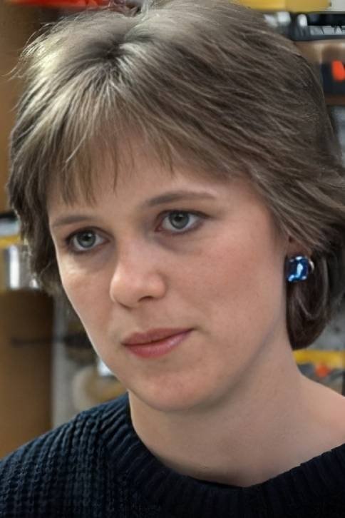 بازیگر Louise Smith  