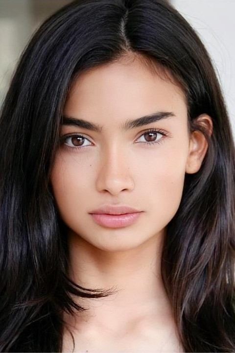 بازیگر Kelly Gale  