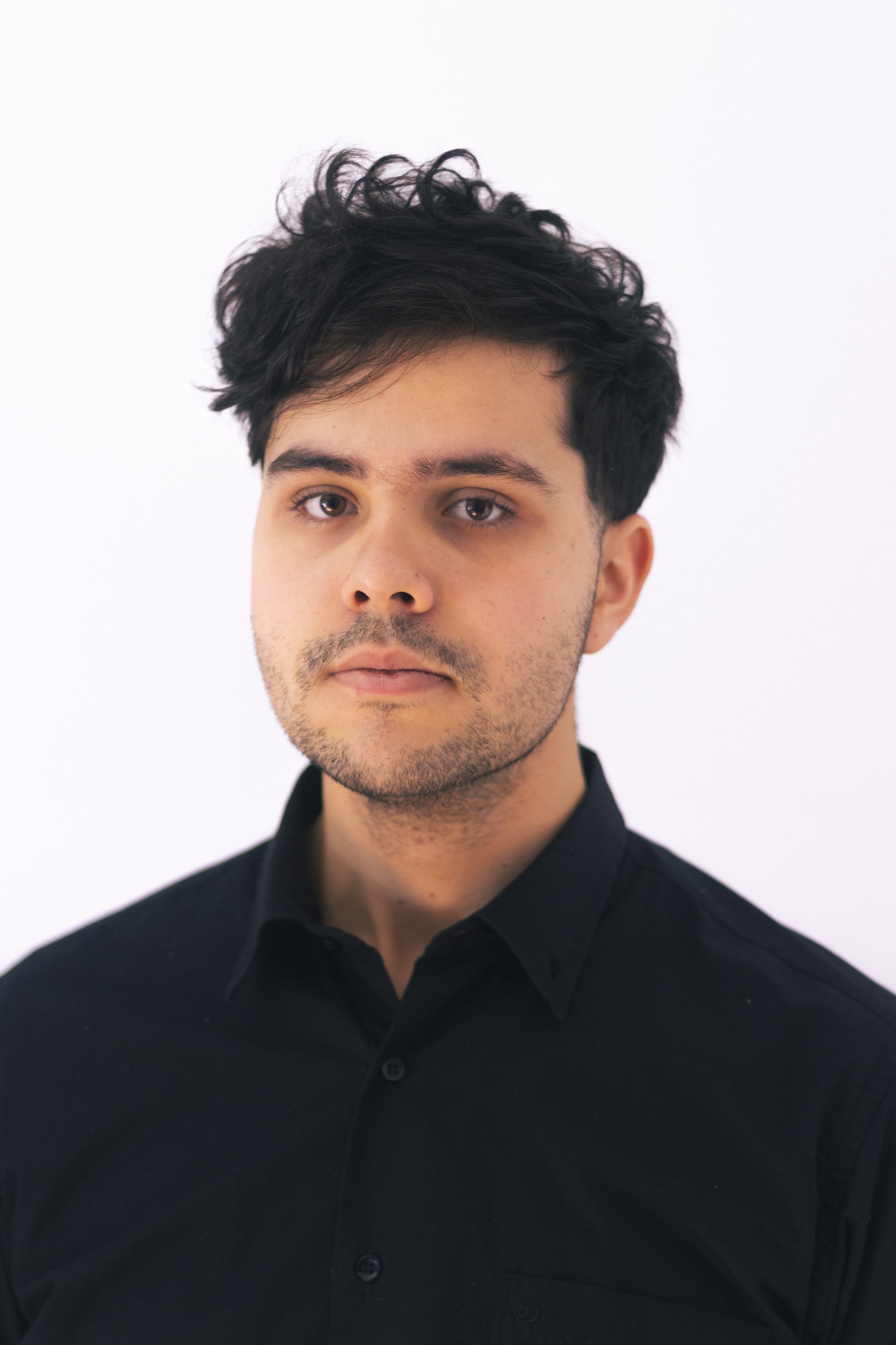 بازیگر Adrián Olmedo  