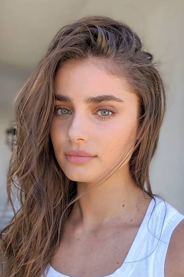 بازیگر Taylor Hill  