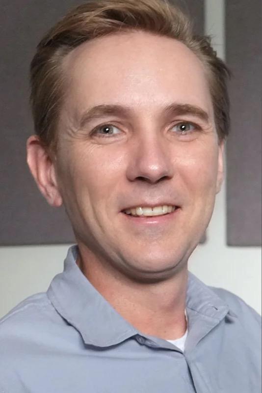 بازیگر Robert Mackenzie  
