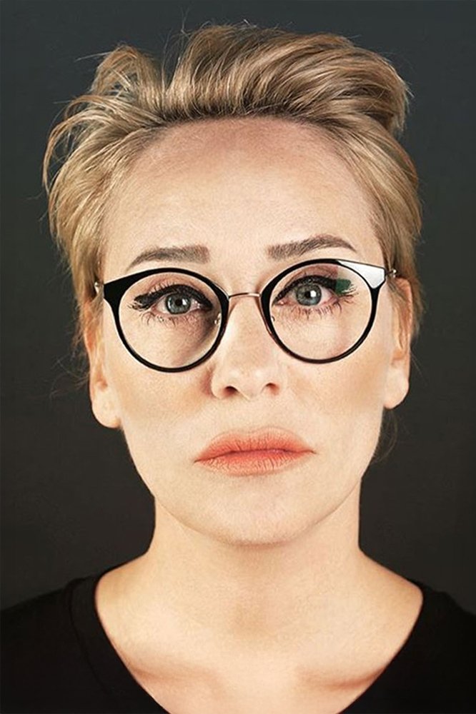 بازیگر Melda Gür  