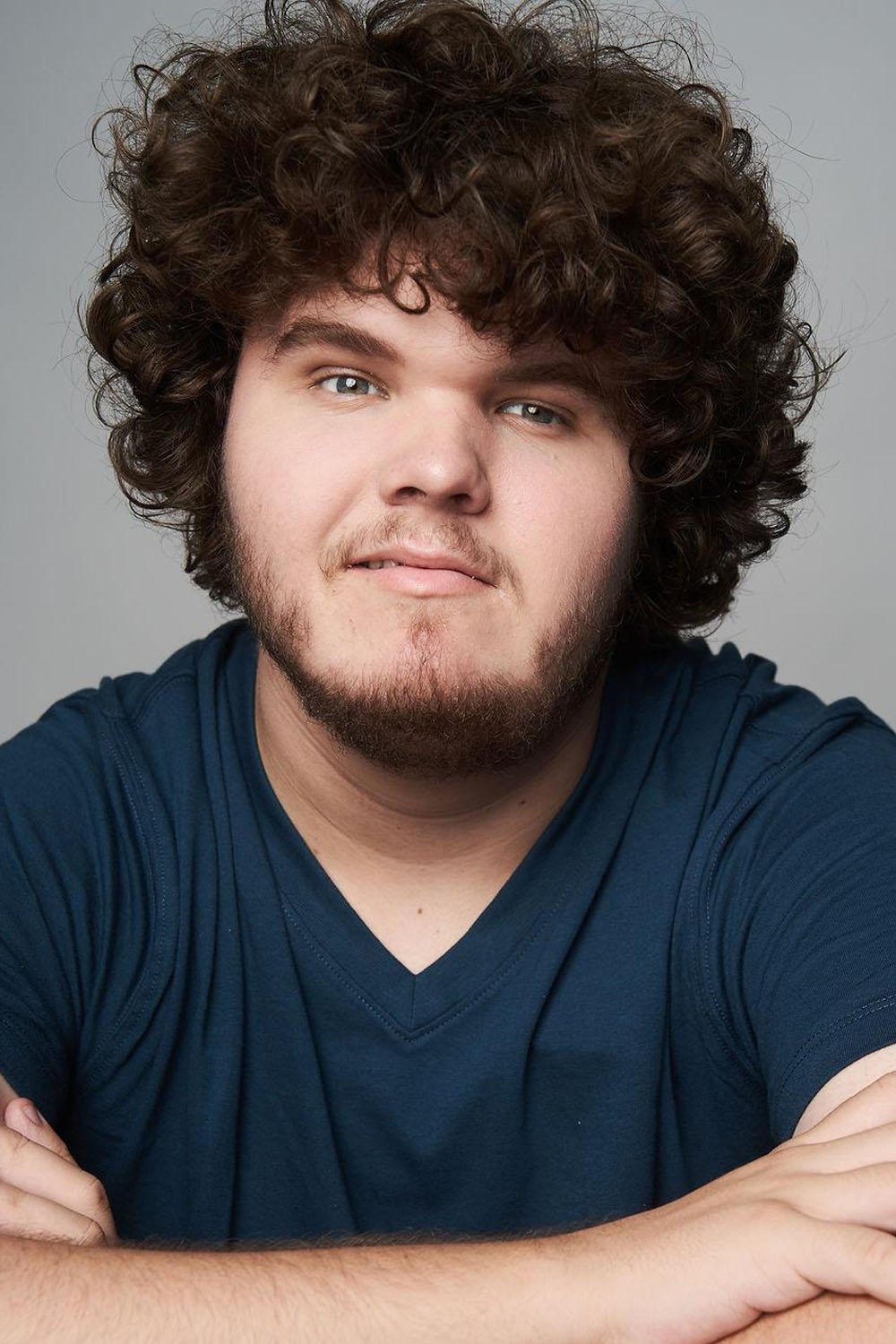 بازیگر Aidan Delbis  