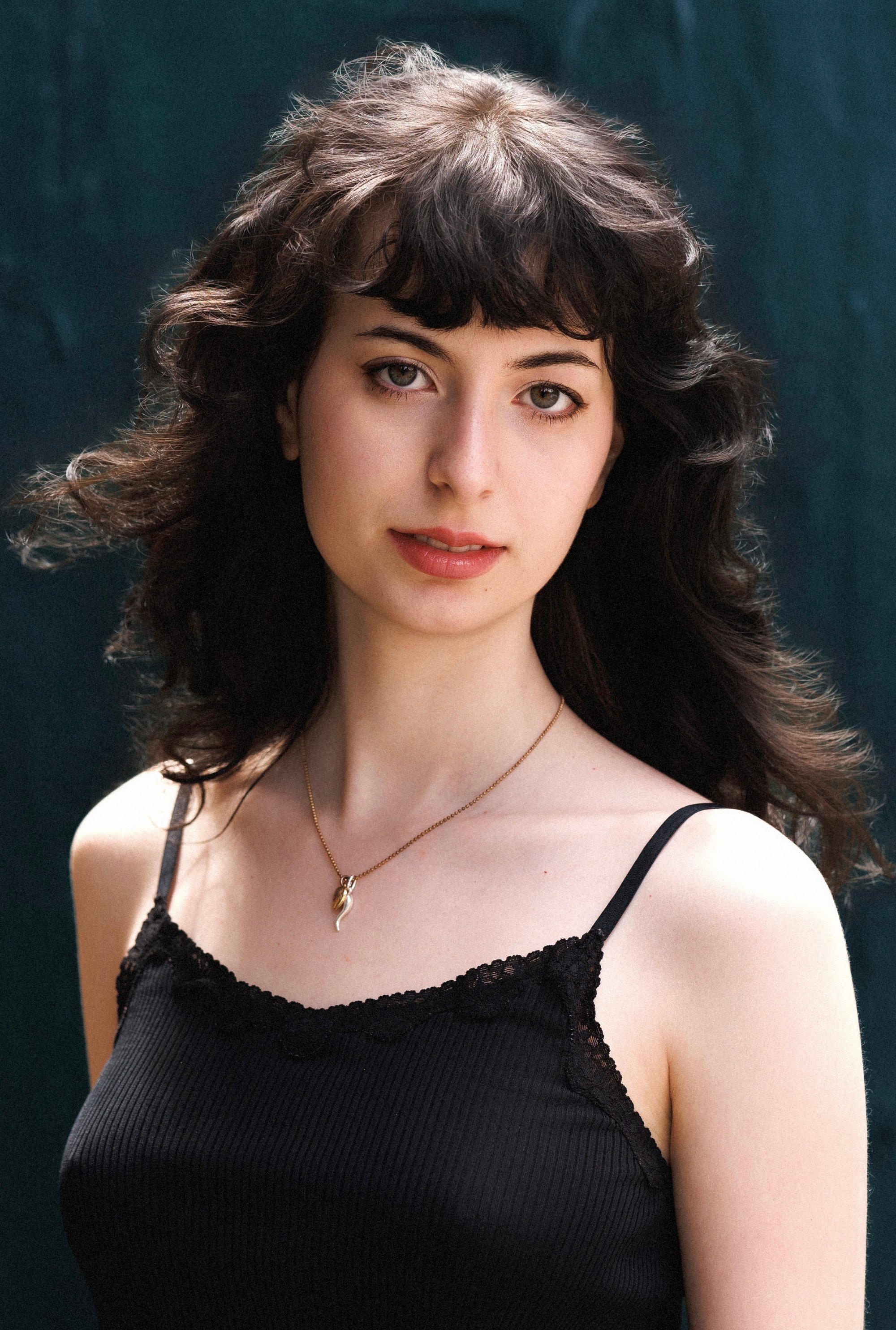 بازیگر Tess Nealon Raskin  