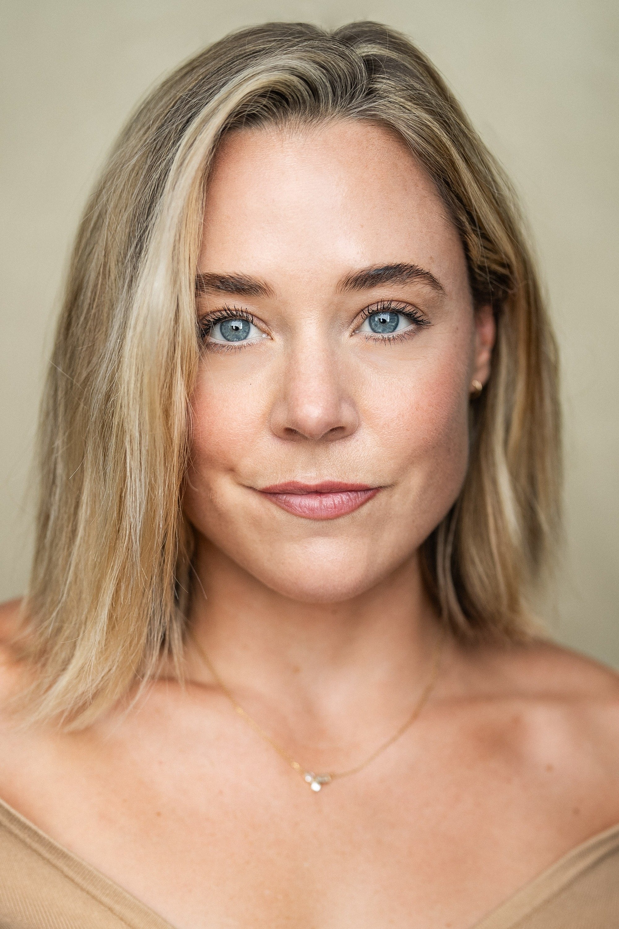 بازیگر Erika Henningsen  