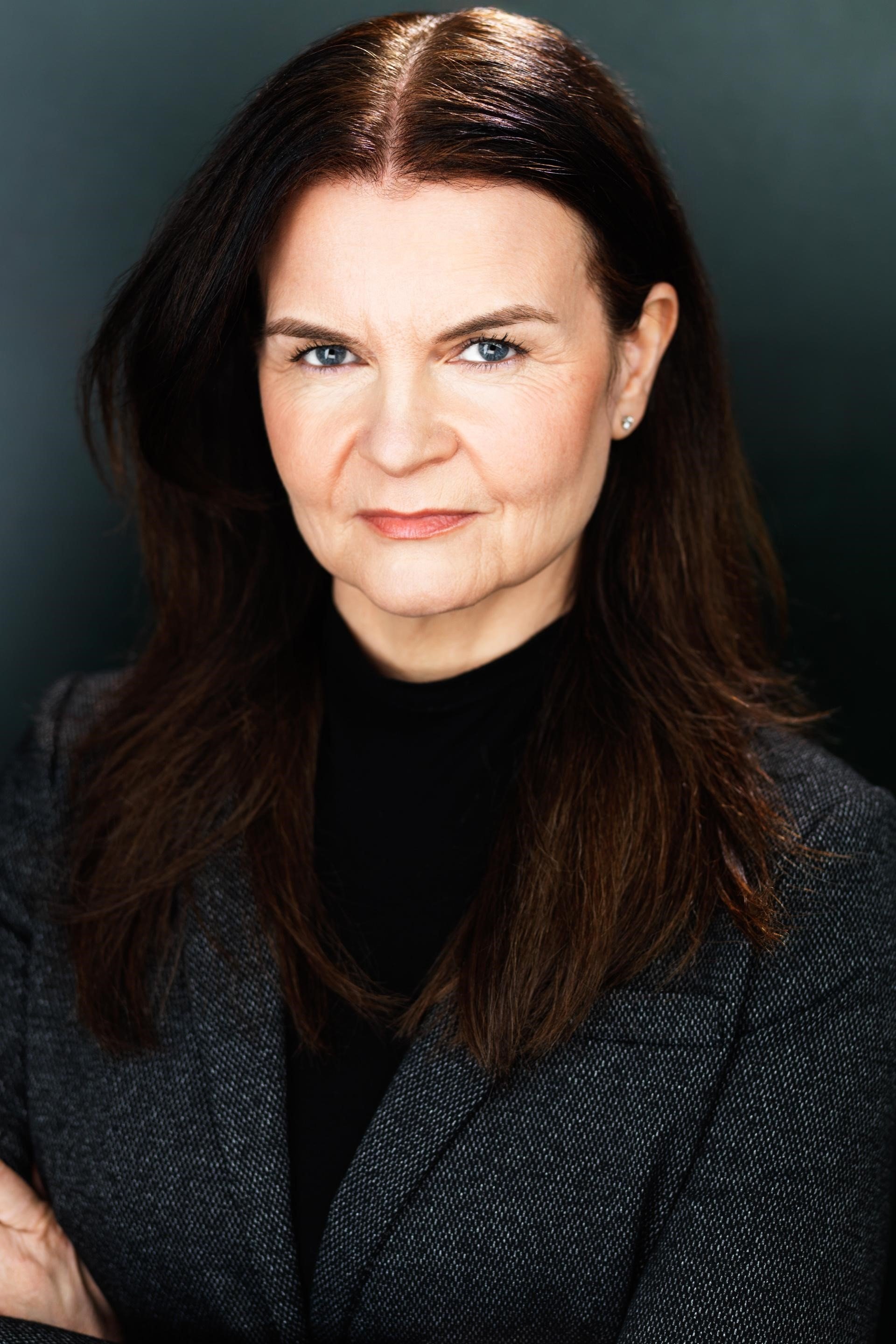 بازیگر Ruth Kavanagh  